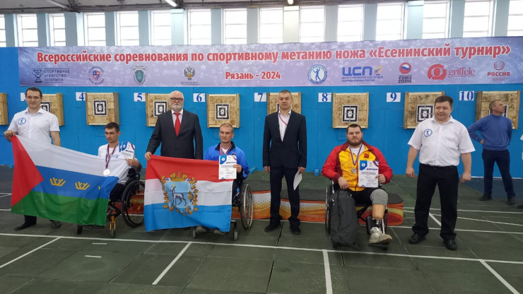 Спортсмен-колясочник из Твери взял "бронзу" на всероссийском турнире по метанию ножа - новости ТИА