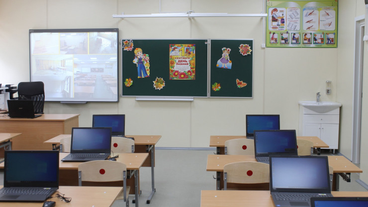 В Тверской области компьютеры для школьников передали чиновникам - новости ТИА