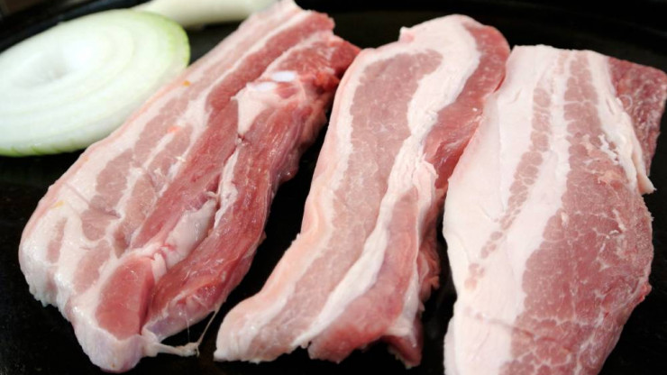 Производитель из Твери на сутки продлил свежесть 800 кг свинины - новости ТИА