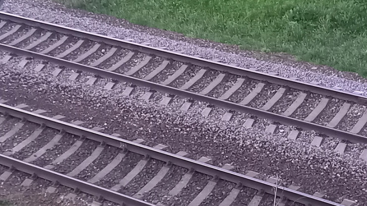 В Нелидово подростки положили камни на рельсы, пытаясь пустить поезд под откос - новости ТИА