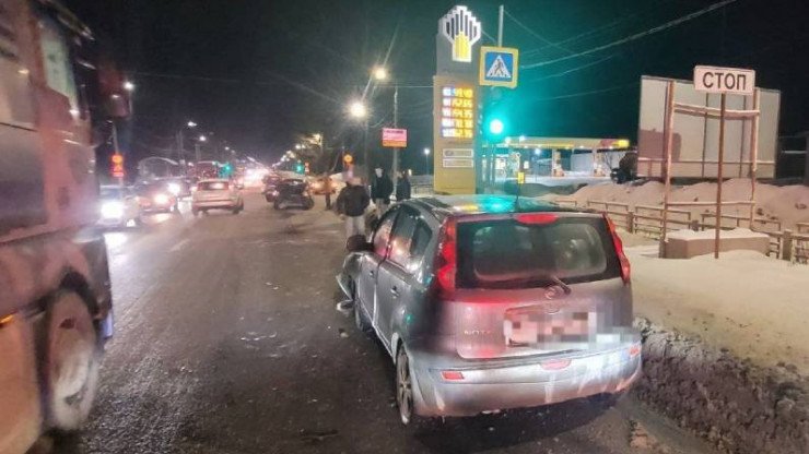 В Твери при столкновении двух машин пострадала 30-летняя женщина - новости ТИА