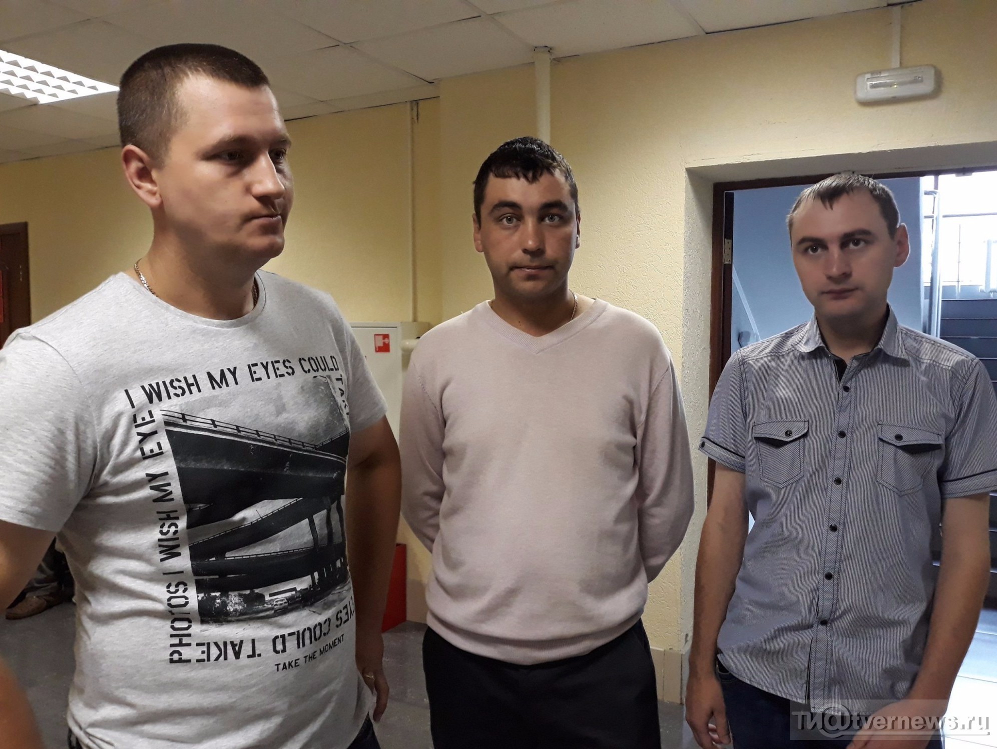 В Твери вынесли вердикт трем инспекторам ГИБДД, применившим насилие к прокурору В Твери вынесли вердикт трем инспекторам ГИБДД, применившим насилие к прокурору